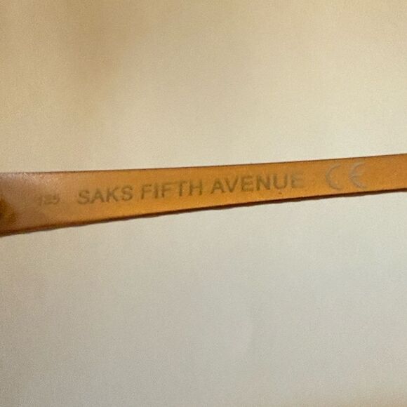 NWOT Saks Fifth Ave Sunglasses & Hard Case. - Picture 6 of 7